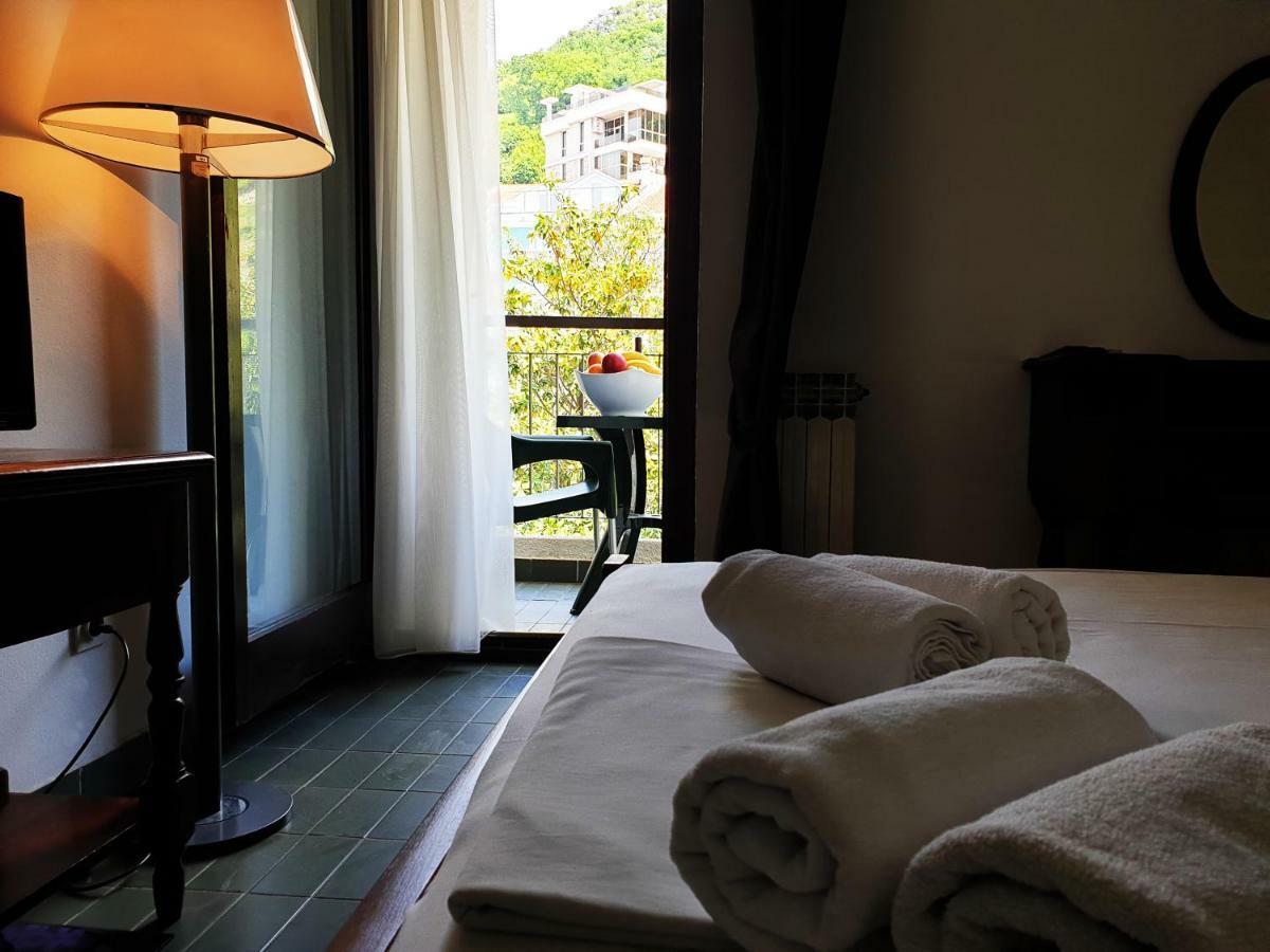 Hotel Sumadija Rafailovici Bečići Екстериор снимка