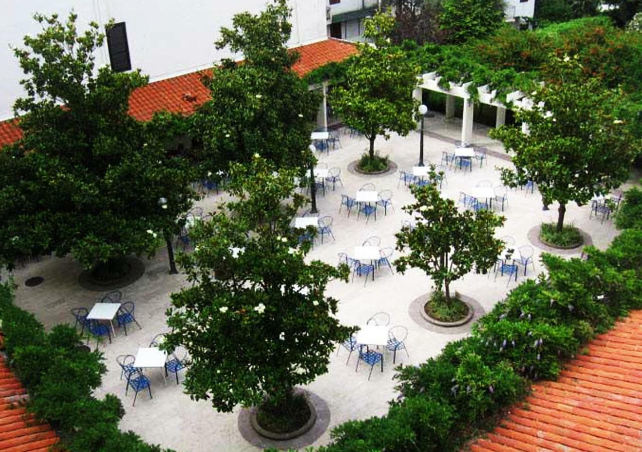 Hotel Sumadija Rafailovici Bečići Екстериор снимка