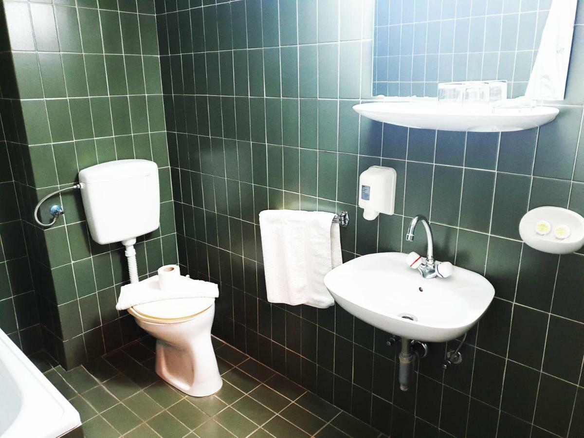 Hotel Sumadija Rafailovici Bečići Екстериор снимка